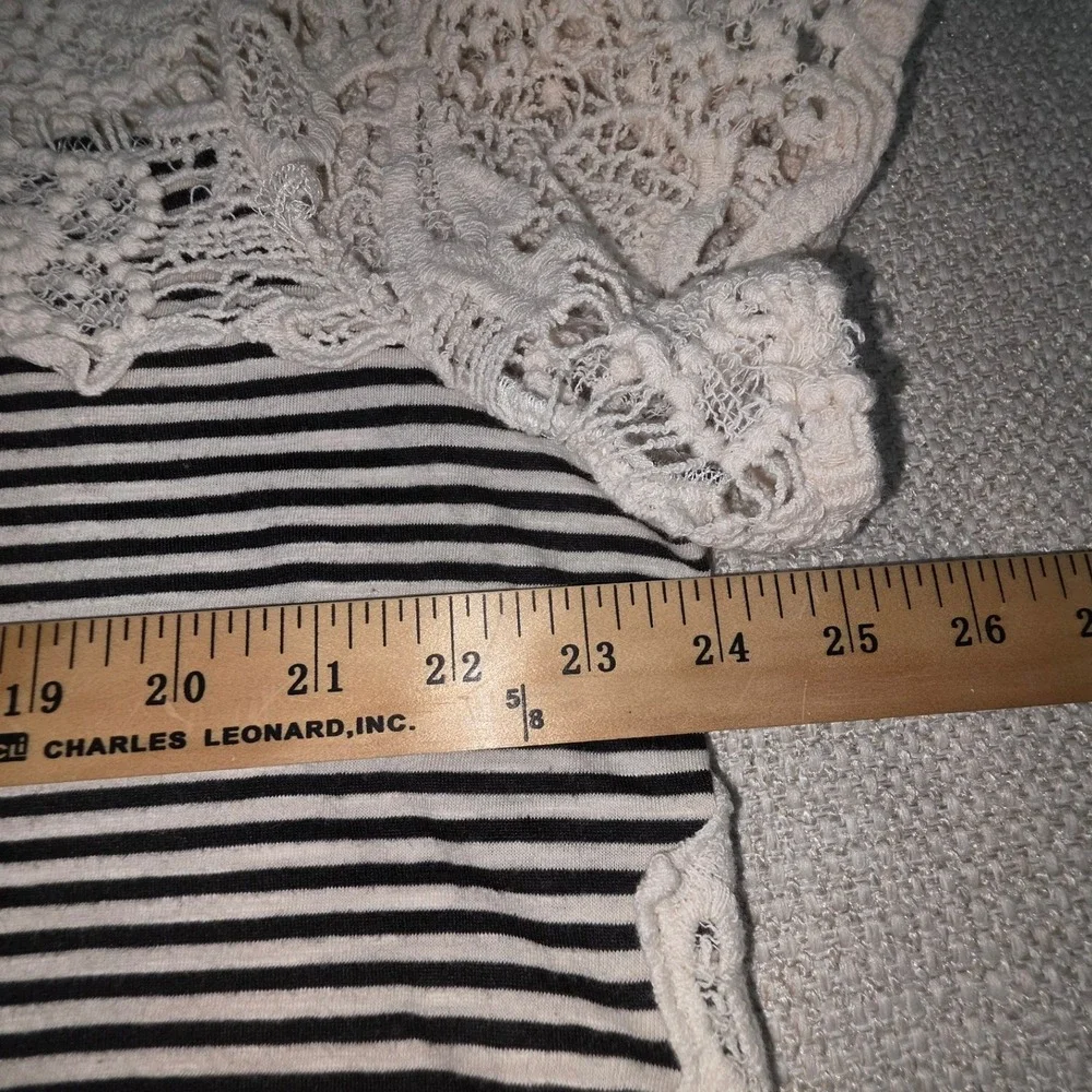 Adiva Womens 1X Crochet Lace Yoke Striped Short Sleeve Top Black White Boho 0964